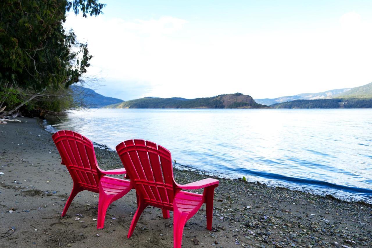 Sea And Cedar Retreat-A Home In A Tranquil Setting Cowichan Bay Exterior foto